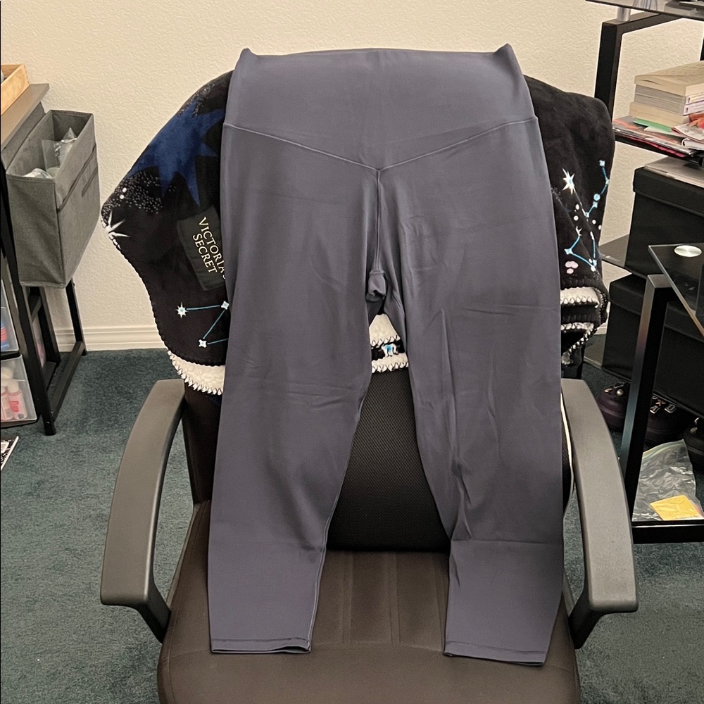 Aerie dark gray leggings in XL short & in excellent condition